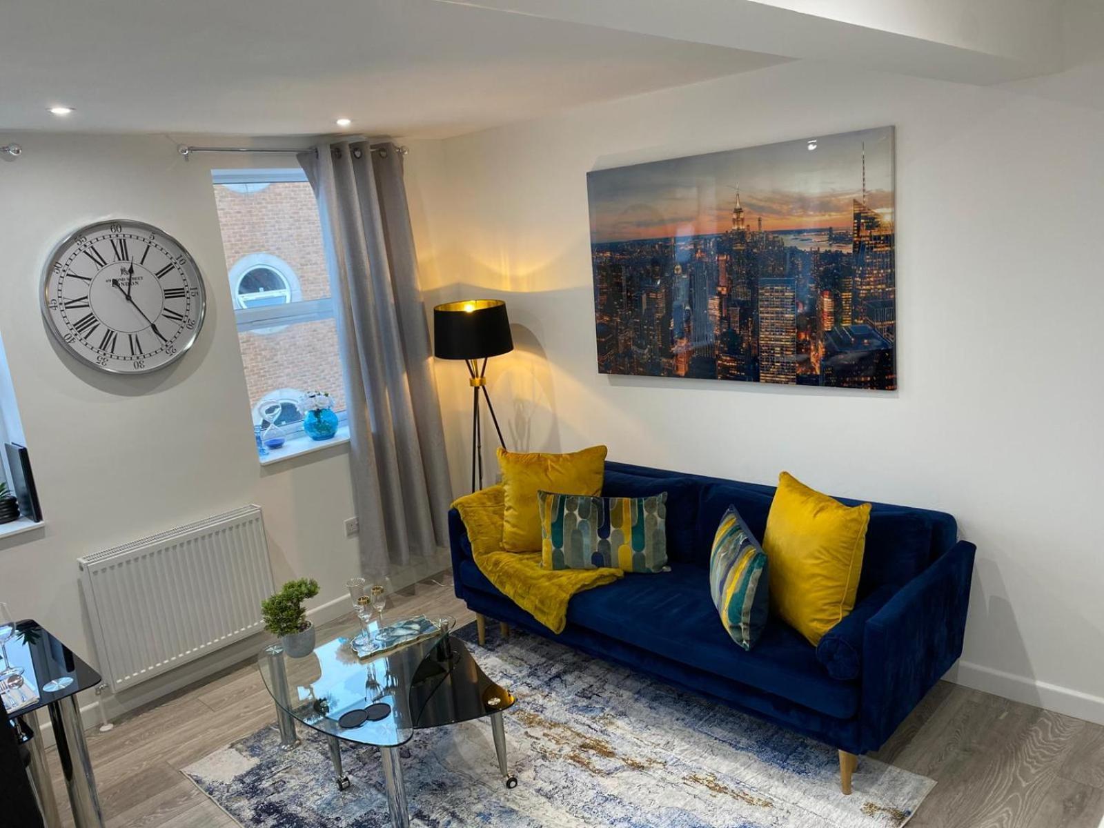 Stylish Apartment In Watford Watford  Buitenkant foto