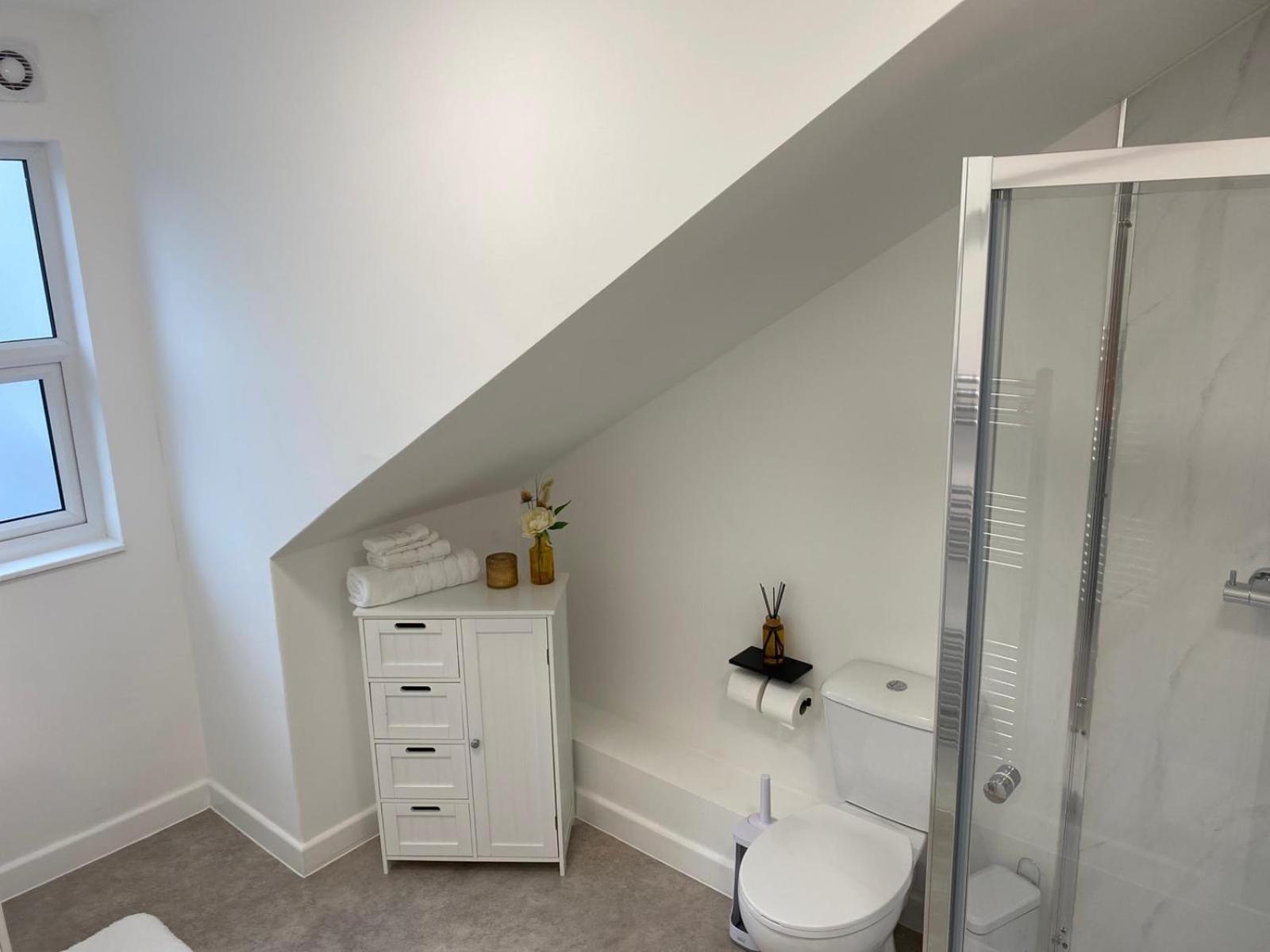Stylish Apartment In Watford Watford  Buitenkant foto