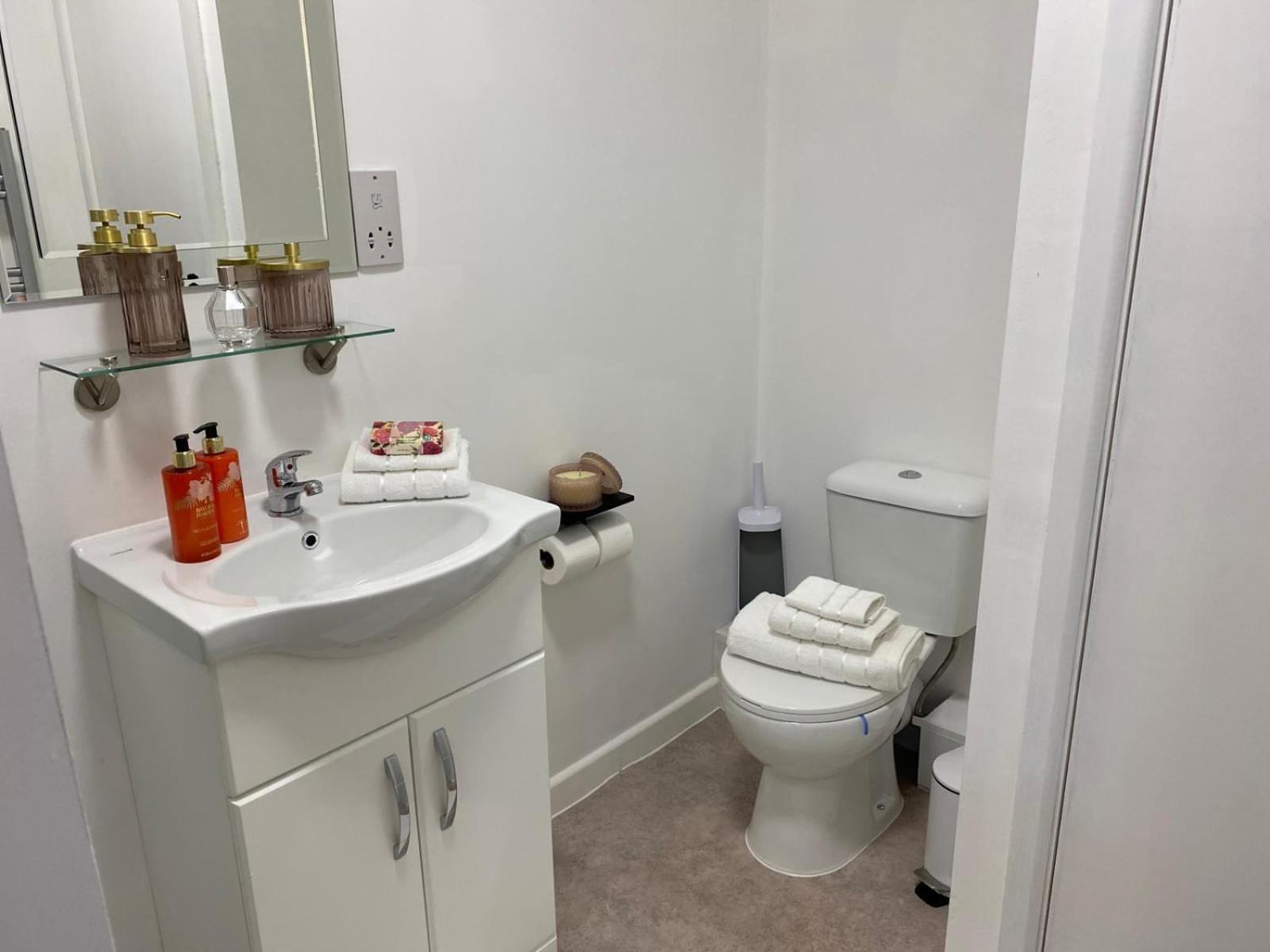 Stylish Apartment In Watford Watford  Buitenkant foto