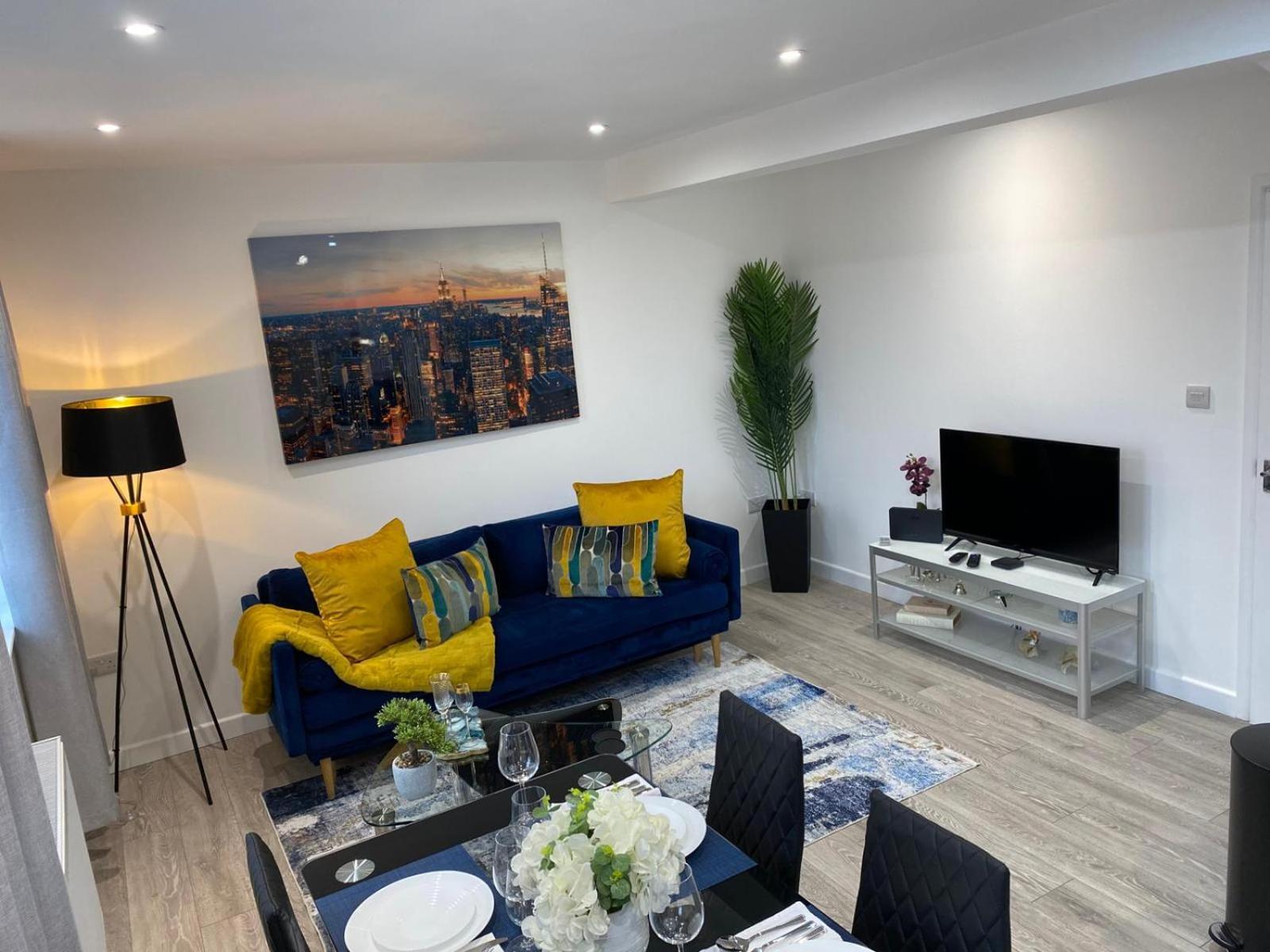 Stylish Apartment In Watford Watford  Buitenkant foto